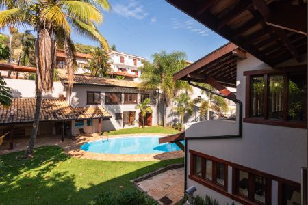 Casa para alugar com 400m², 4 quartos e 3 vagas Casa para alugar com 400m², 4 quartos e 3 vagasSacada da Suíte 4