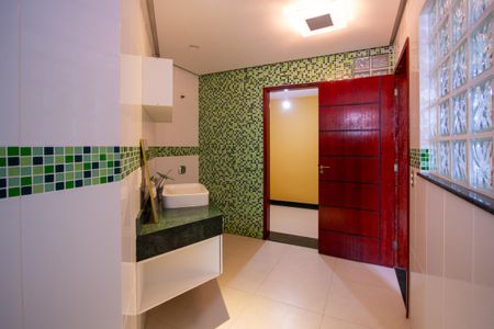 Casa para alugar com 500m², 6 quartos e 4 vagas Casa para alugar com 500m², 6 quartos e 4 vagasBanheiro da Suíte 3