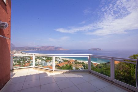 Casa para alugar com 500m², 6 quartos e 4 vagas Casa para alugar com 500m², 6 quartos e 4 vagasVaranda da Suíte 1