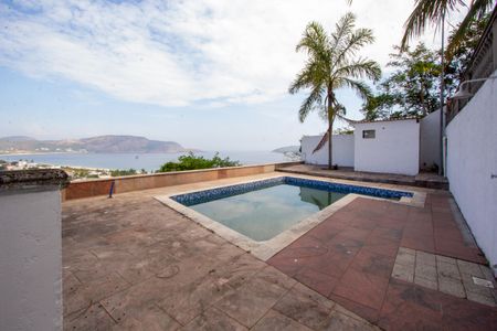 Casa para alugar com 500m², 6 quartos e 4 vagas Casa para alugar com 500m², 6 quartos e 4 vagasPiscina