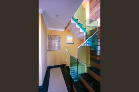 Casa para alugar com 500m², 6 quartos e 4 vagas Casa para alugar com 500m², 6 quartos e 4 vagasCorredor