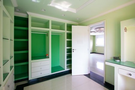 Casa para alugar com 500m², 6 quartos e 4 vagas Casa para alugar com 500m², 6 quartos e 4 vagasCloset da suíte 1