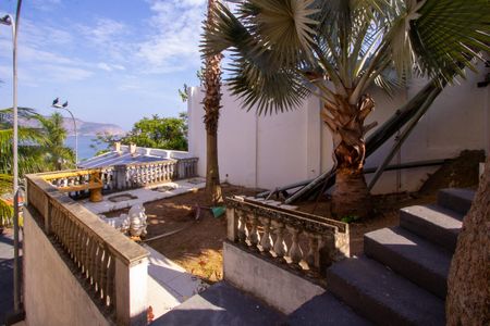 Casa para alugar com 500m², 6 quartos e 4 vagas Casa para alugar com 500m², 6 quartos e 4 vagasQuintal