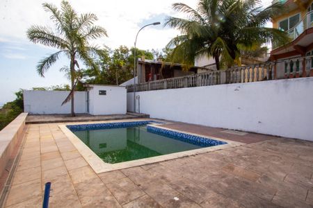 Casa para alugar com 500m², 6 quartos e 4 vagas Casa para alugar com 500m², 6 quartos e 4 vagasPiscina