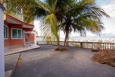 Casa para alugar com 500m², 6 quartos e 4 vagas Casa para alugar com 500m², 6 quartos e 4 vagasQuintal