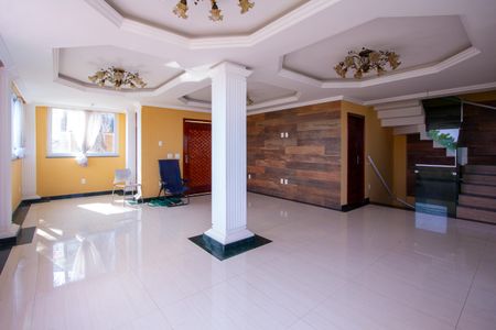 Casa para alugar com 500m², 6 quartos e 4 vagas Casa para alugar com 500m², 6 quartos e 4 vagasSala 1