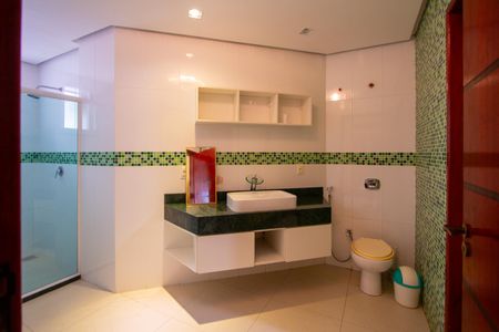 Casa para alugar com 500m², 6 quartos e 4 vagas Casa para alugar com 500m², 6 quartos e 4 vagasBanheiro da Suíte 3