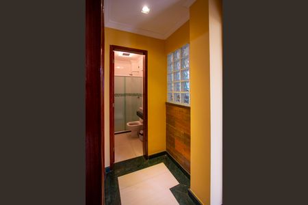 Casa para alugar com 500m², 6 quartos e 4 vagas Casa para alugar com 500m², 6 quartos e 4 vagasCorredor