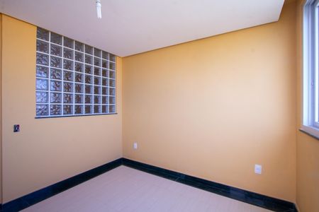 Casa para alugar com 500m², 6 quartos e 4 vagas Casa para alugar com 500m², 6 quartos e 4 vagasQuarto 1