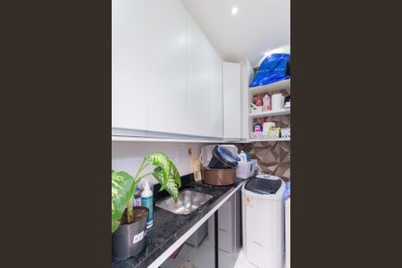 Casa à venda com 300m², 4 quartos e 8 vagas Casa à venda com 300m², 4 quartos e 8 vagasÁrea de serviço