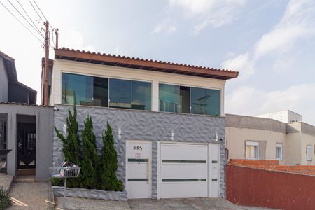 Casa à venda com 300m², 4 quartos e 8 vagas Casa à venda com 300m², 4 quartos e 8 vagasFachada