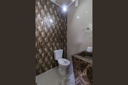 Casa à venda com 300m², 4 quartos e 8 vagas Casa à venda com 300m², 4 quartos e 8 vagasBanheiro de serviço