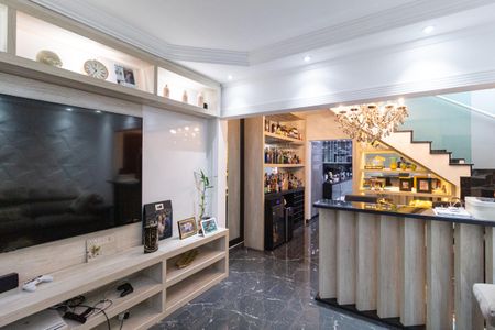 Casa à venda com 300m², 4 quartos e 8 vagas Casa à venda com 300m², 4 quartos e 8 vagasSala