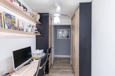 Casa à venda com 300m², 4 quartos e 8 vagas Casa à venda com 300m², 4 quartos e 8 vagasEscritório