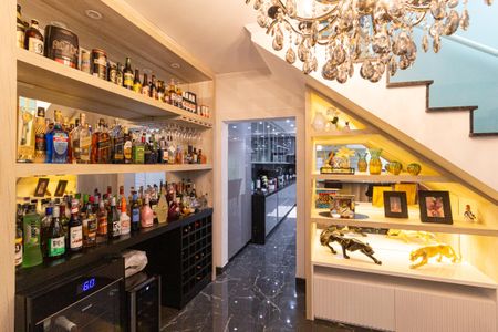 Casa à venda com 300m², 4 quartos e 8 vagas Casa à venda com 300m², 4 quartos e 8 vagasHall de entrada