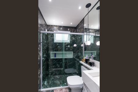 Casa à venda com 300m², 4 quartos e 8 vagas Casa à venda com 300m², 4 quartos e 8 vagasBanheiro 2