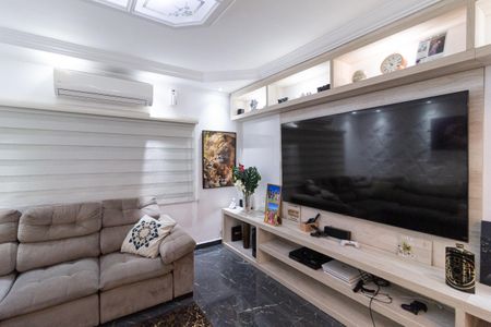 Casa à venda com 300m², 4 quartos e 8 vagas Casa à venda com 300m², 4 quartos e 8 vagasSala