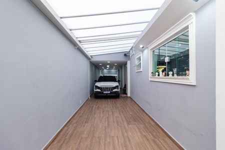 Casa à venda com 300m², 4 quartos e 8 vagas Casa à venda com 300m², 4 quartos e 8 vagasGaragem