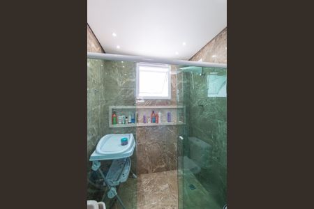 Casa à venda com 300m², 4 quartos e 8 vagas Casa à venda com 300m², 4 quartos e 8 vagasBanheiro 1