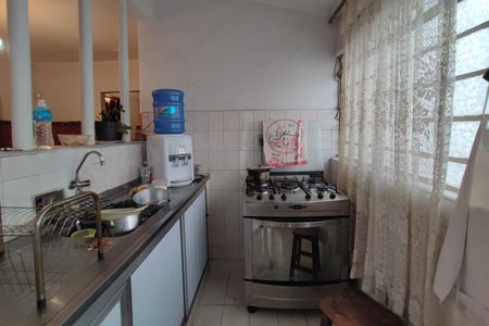 Casa à venda com 280m², 3 quartos e 2 vagas Casa à venda com 280m², 3 quartos e 2 vagasCozinha