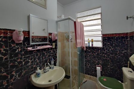 Casa à venda com 280m², 3 quartos e 2 vagas Casa à venda com 280m², 3 quartos e 2 vagasBanheiro