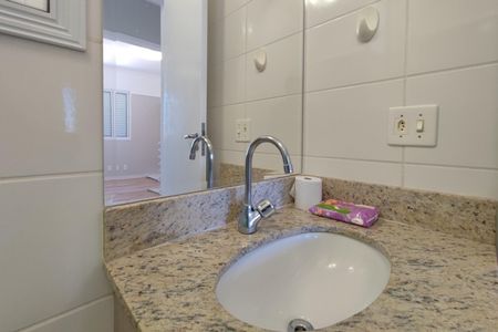 Apartamento à venda com 62m², 3 quartos e 1 vaga Apartamento à venda com 62m², 3 quartos e 1 vagaBanheiro Social