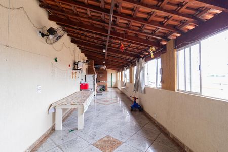 Casa à venda com 237m², 3 quartos e 4 vagas Casa à venda com 237m², 3 quartos e 4 vagasQuintal