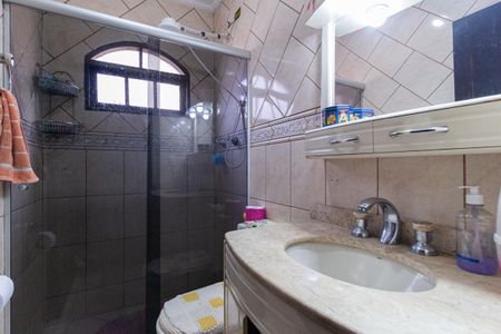 Casa à venda com 237m², 3 quartos e 4 vagas Casa à venda com 237m², 3 quartos e 4 vagasBanheiro