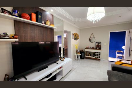 Casa à venda com 170m², 3 quartos e 2 vagas Casa à venda com 170m², 3 quartos e 2 vagasSala