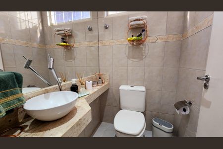 Casa à venda com 170m², 3 quartos e 2 vagas Casa à venda com 170m², 3 quartos e 2 vagasLavabo