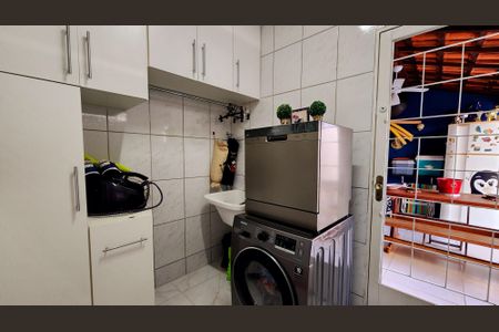 Casa à venda com 170m², 3 quartos e 2 vagas Casa à venda com 170m², 3 quartos e 2 vagasÁrea de Serviço