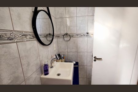 Casa à venda com 170m², 3 quartos e 2 vagas Casa à venda com 170m², 3 quartos e 2 vagasBanheiro Social