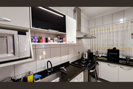 Casa à venda com 170m², 3 quartos e 2 vagas Casa à venda com 170m², 3 quartos e 2 vagasCozinha