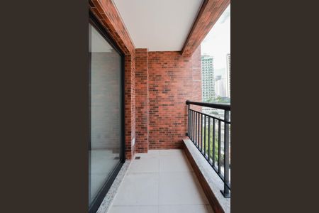 Apartamento à venda com 37m², 1 quarto e 1 vaga Apartamento à venda com 37m², 1 quarto e 1 vagaVaranda