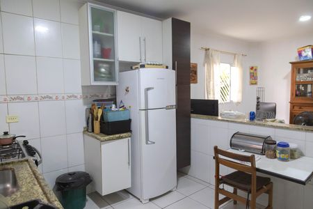 Casa à venda com 110m², 3 quartos e 2 vagas Casa à venda com 110m², 3 quartos e 2 vagasCozinha