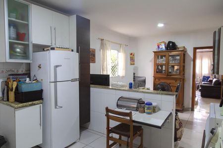 Casa à venda com 110m², 3 quartos e 2 vagas Casa à venda com 110m², 3 quartos e 2 vagasCozinha