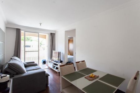 Apartamento à venda com 57m², 2 quartos e 1 vaga Apartamento à venda com 57m², 2 quartos e 1 vagaSala