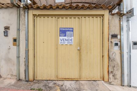 Casa à venda com 85m², 3 quartos e 1 vaga Casa à venda com 85m², 3 quartos e 1 vagaFachada