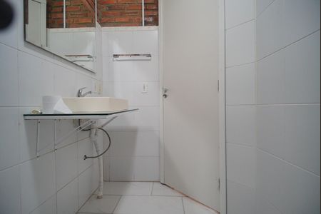 Casa à venda com 85m², 3 quartos e 1 vaga Casa à venda com 85m², 3 quartos e 1 vagaBanheiro
