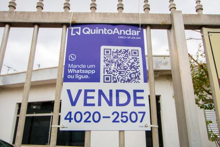 Casa à venda com 250m², 3 quartos e 3 vagas Casa à venda com 250m², 3 quartos e 3 vagasPlaquinha