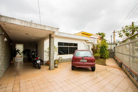 Casa à venda com 250m², 3 quartos e 3 vagas Casa à venda com 250m², 3 quartos e 3 vagasGaragem