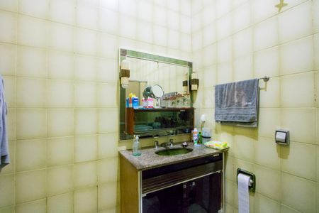 Casa à venda com 250m², 3 quartos e 3 vagas Casa à venda com 250m², 3 quartos e 3 vagasBanheiro Suíte