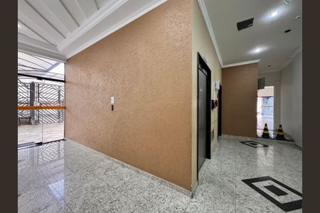 Apartamento à venda com 80m², 3 quartos e 1 vaga Apartamento à venda com 80m², 3 quartos e 1 vagaHall social