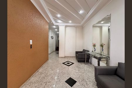 Apartamento à venda com 80m², 3 quartos e 1 vaga Apartamento à venda com 80m², 3 quartos e 1 vagaHall social