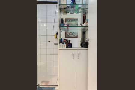 Casa de condomínio à venda com 77m², 2 quartos e 1 vaga Casa de condomínio à venda com 77m², 2 quartos e 1 vagaBanheiro