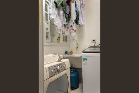 Casa de condomínio à venda com 77m², 2 quartos e 1 vaga Casa de condomínio à venda com 77m², 2 quartos e 1 vagaÁrea de Serviço