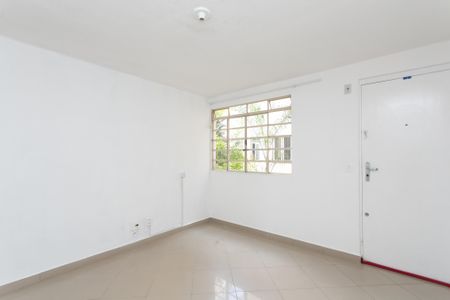 Sala de apartamento para alugar com 2 quartos, 50m² em Conjunto Residencial José Bonifácio, São Paulo
