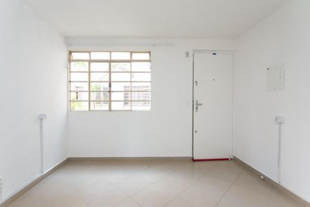 Sala de apartamento para alugar com 2 quartos, 50m² em Conjunto Residencial José Bonifácio, São Paulo
