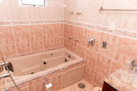 Casa à venda com 140m², 3 quartos e 2 vagas Casa à venda com 140m², 3 quartos e 2 vagasBanheiro da Suíte 1