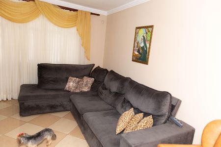 Casa à venda com 140m², 3 quartos e 2 vagas Casa à venda com 140m², 3 quartos e 2 vagasSala